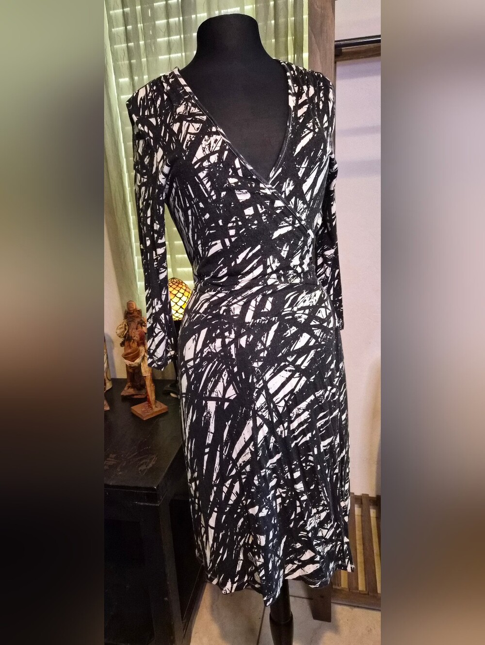Banana Republic Black and White Abstract Wrap Long Sleeve Dress #407